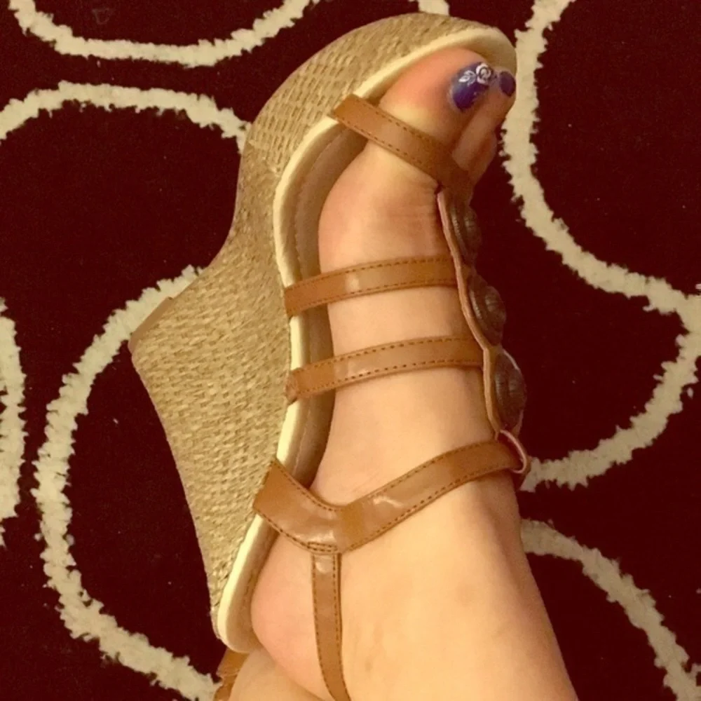 Tan wedges